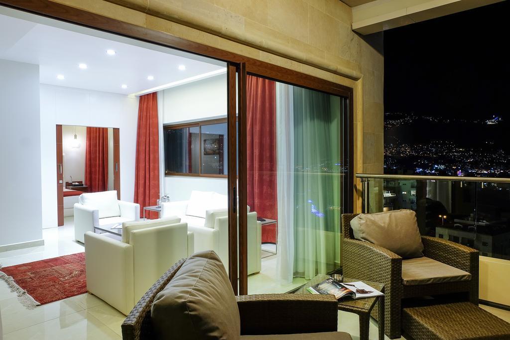 Burj On Bay Hotel Jounieh Exterior foto